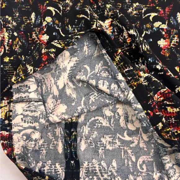 Maggy London Black Abstract Baroque Bodycon Midi Dress Mock Neck Cutout Sz10 NEW - Picture 12 of 16